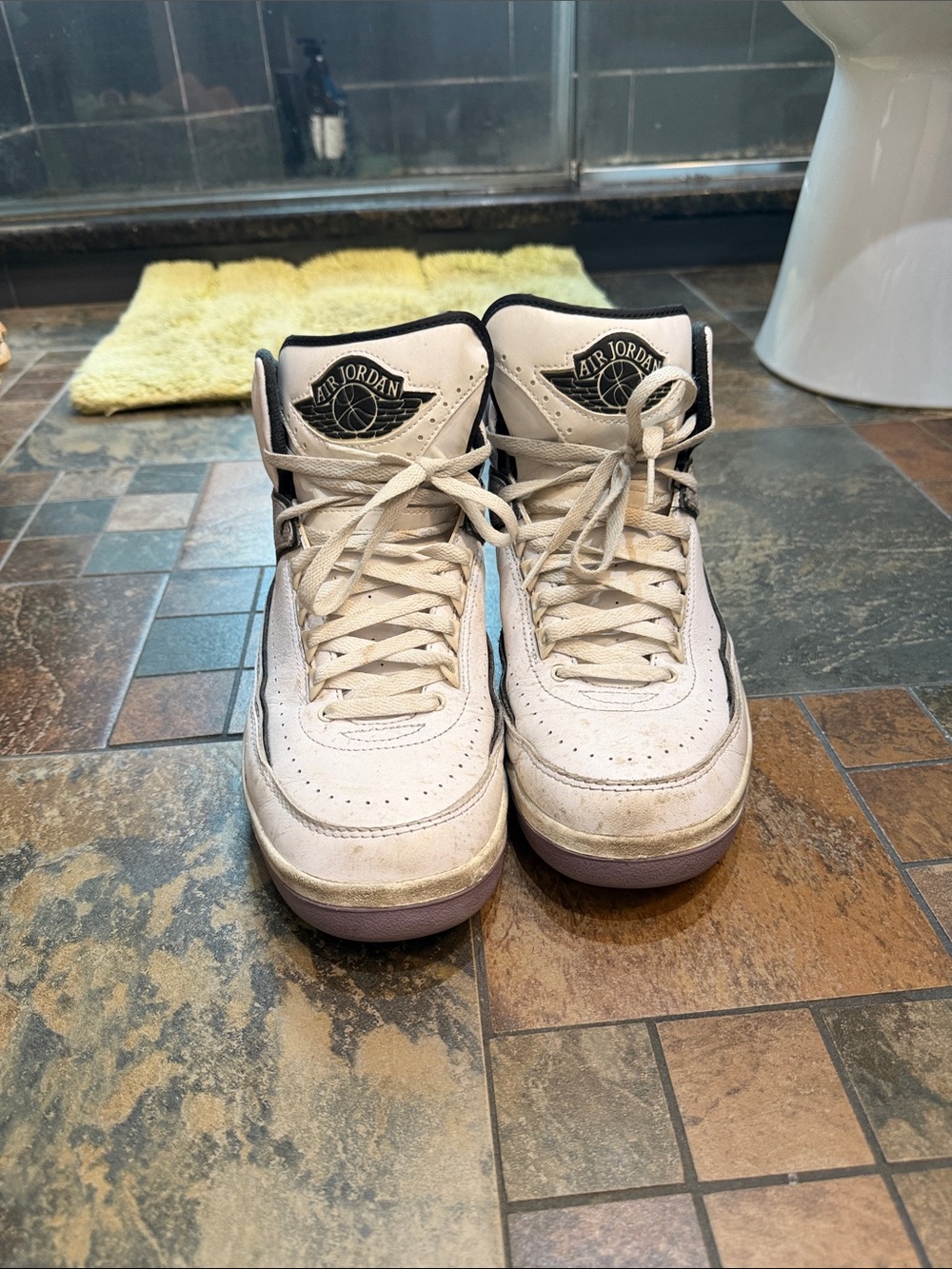 Jordan Men’s White Black Retro Basketball Shoes
